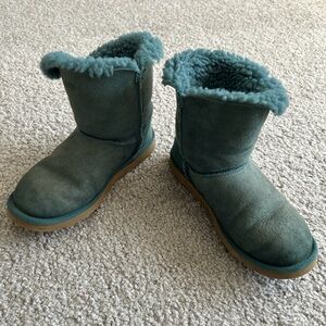 Cozy Teal Shearling Boots